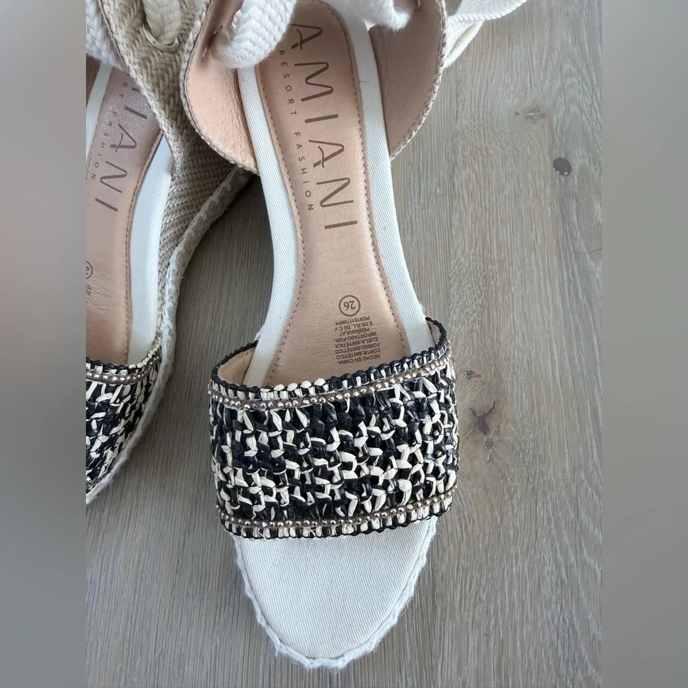 Like New Miani Black and Cream Espadrille Sandals size 8